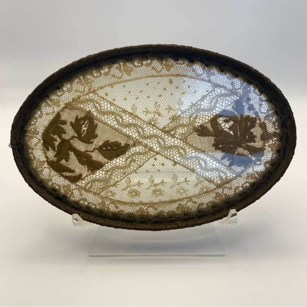 Antique lace and glass‎ vanity tray